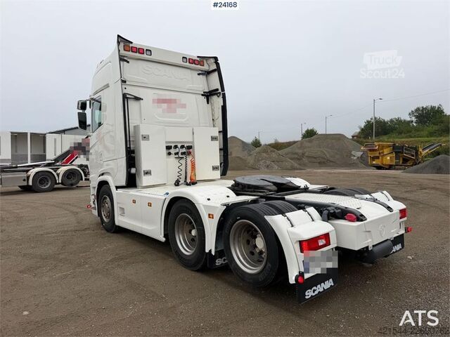 Standaard-SZM Scania S650 6x2 trekkvogn m/ hydraulikk, NATO kontakt og