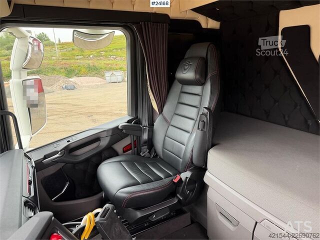 Standart-SZM Scania S650 6x2 trekkvogn m/ hydraulikk, NATO kontakt og