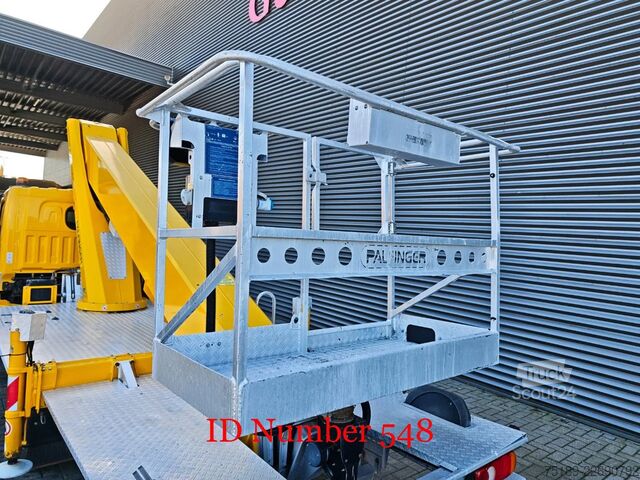 Hefplatform Nissan Cabstar 35.12 NT400 Palfinger P220B