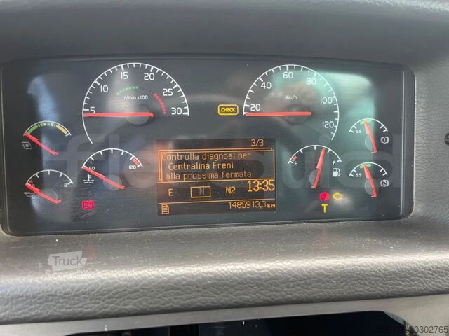 Туристический автомобиль Volvo 9700