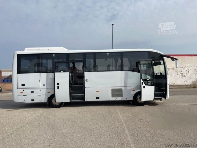 Туристический автомобиль Isuzu Grand Toro