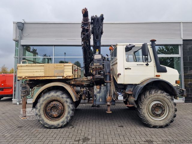 Grúa montada en camión MERCEDES-BENZ Unimog U 2150 Hiab 225 - E 3 Kran 4 x 4 Allrad