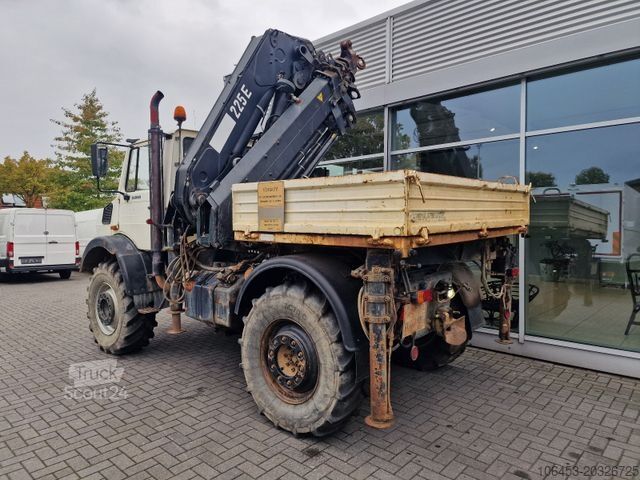 Grúa montada en camión MERCEDES-BENZ Unimog U 2150 Hiab 225 - E 3 Kran 4 x 4 Allrad