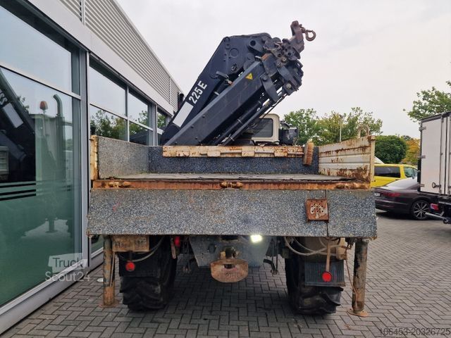 Grúa montada en camión MERCEDES-BENZ Unimog U 2150 Hiab 225 - E 3 Kran 4 x 4 Allrad