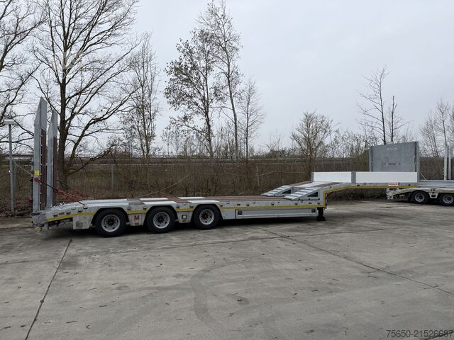 Remorque surbaissée Möslein ST 3  3 Achs Satteltieflader neu
