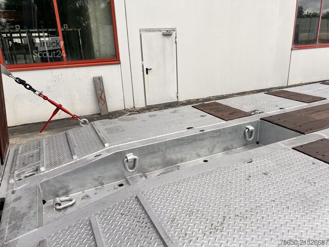 Remorque surbaissée Möslein ST 3  3 Achs Satteltieflader neu