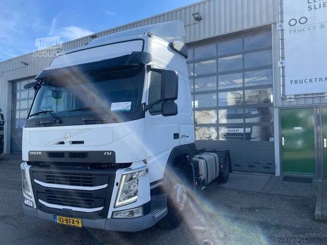 Standard-SZM Volvo FM 370 Slaapcabine,spoiler luchtvering,NL truck...