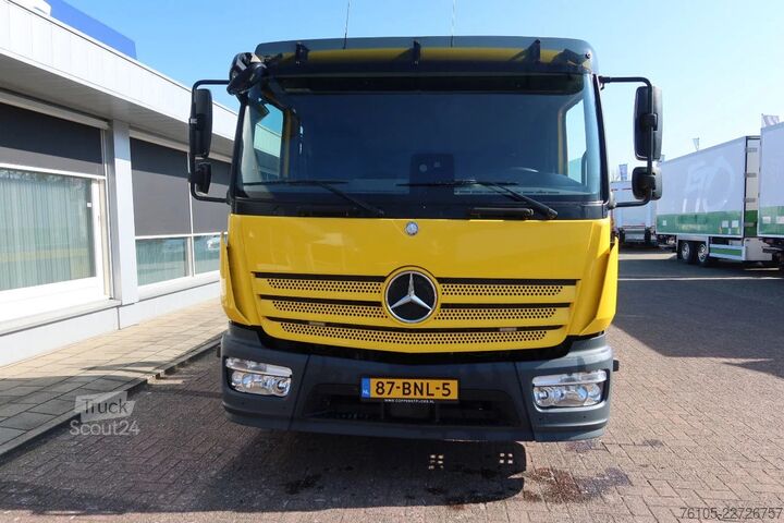 Fourgon porte-voitures Mercedes-Benz Atego 1221 1221 L  Takel wagen 6 Persoons
