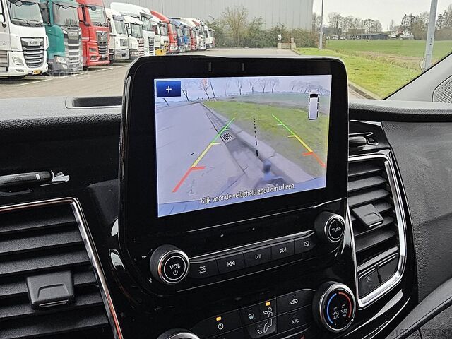 Универсал с высокой крышей FORD TRANSIT CUSTOM 2.0 L2H1 Sport Navi