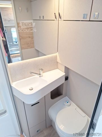 Integrated camper HYMER/ERIBA Exsis-i Pure 580