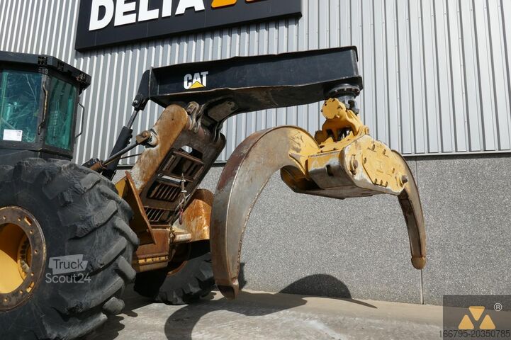 Skidder Caterpillar 525D