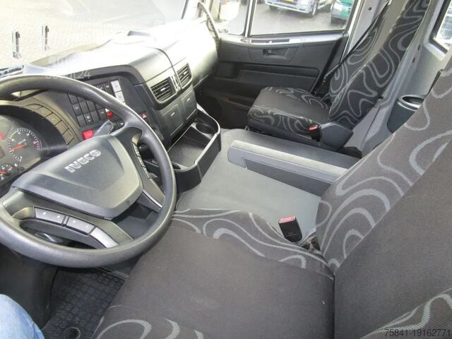 Kranbil Iveco Trakker 410T50-5 10x4 Euro 6 HMF 3220 K6 Kraan