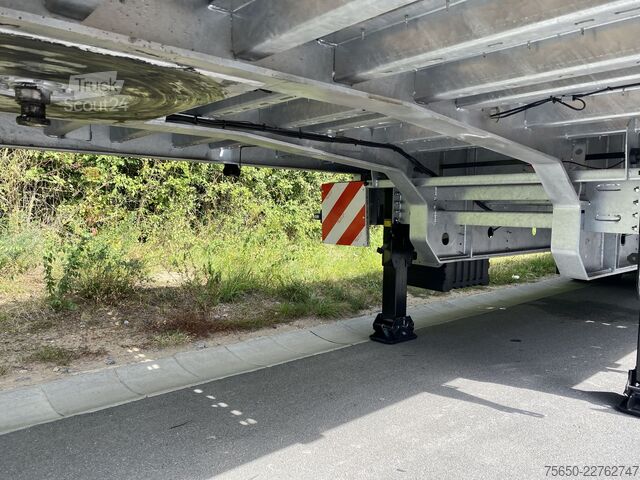 Öppen semitrailer Möslein ST 3-Plato 9,4  3 Achs Satteltieflader Plato 45 t GGfür Fertigteile, Baumaschinen oder Container