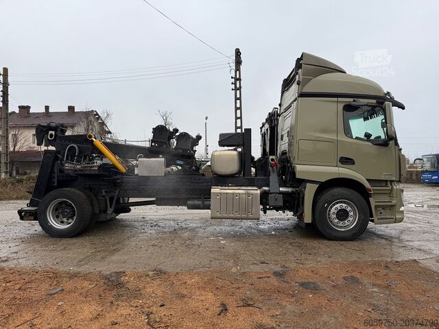 Odťahové vozidlo Mercedes-Benz Actros 1836