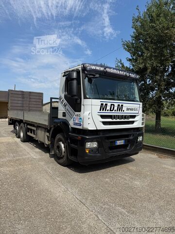 Lava-auto, jossa on takana ramppi IVECO MAGIRUS 260S/E4