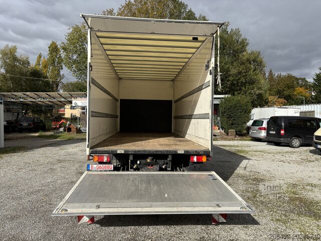 Truck with box body and tail lift MAN TGL 8.190 BL