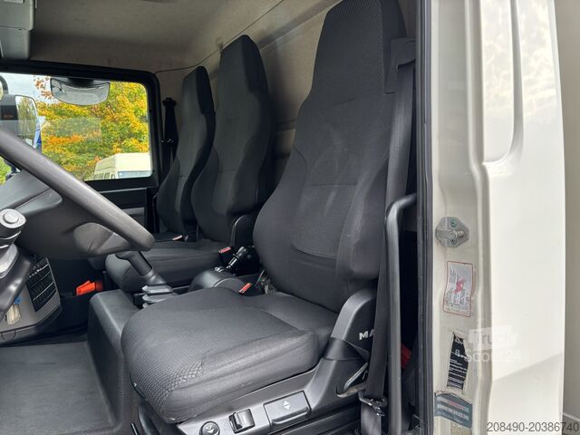 Truck with box body and tail lift MAN TGL 8.190 BL