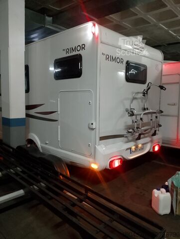 Autocaravana con alcoba Renault Rimor kayak 5