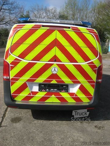 Autospecială de pompieri MERCEDES-BENZ 119 CDI Vito lang 4matic Feuerwehr NEF Notarzt