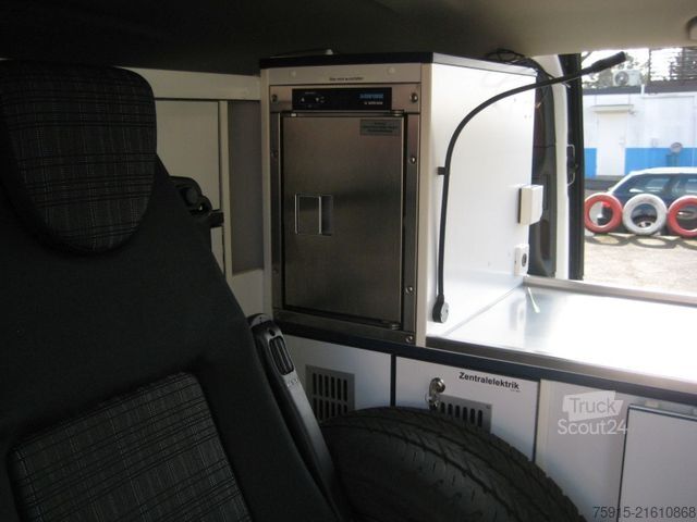 Autospecială de pompieri MERCEDES-BENZ 119 CDI Vito lang 4matic Feuerwehr NEF Notarzt