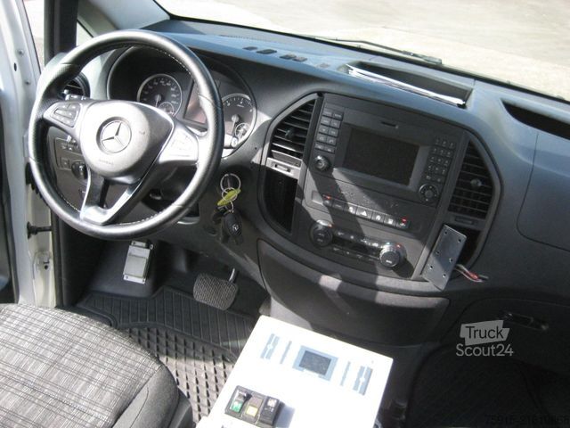 Autospecială de pompieri MERCEDES-BENZ 119 CDI Vito lang 4matic Feuerwehr NEF Notarzt