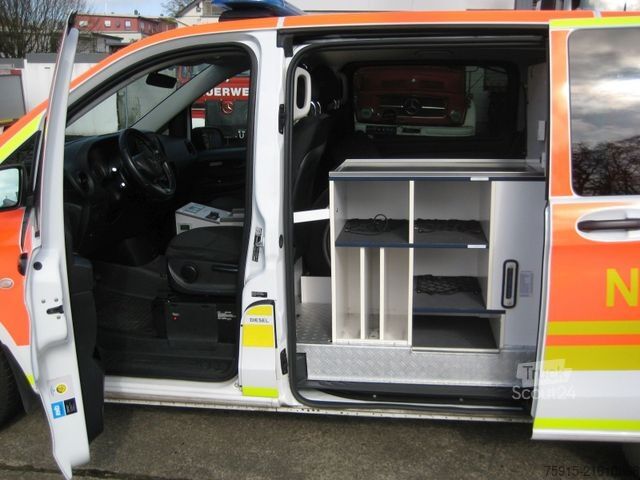 Autospecială de pompieri MERCEDES-BENZ 119 CDI Vito lang 4matic Feuerwehr NEF Notarzt