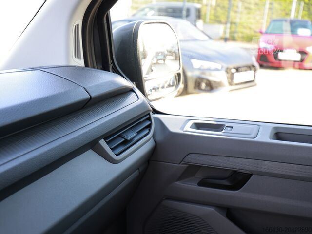 Minibus VW T7 Caravelle 2.0 TDI LR 8 Sitze Autom. NAVI