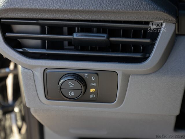 Minibus VW T7 Caravelle 2.0 TDI LR 8 Sitze Autom. NAVI