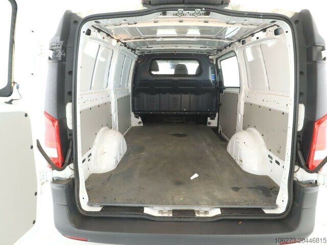 Aangepaste bestelwagen Mercedes-Benz eVito 111 KA,lang,3 Sitzer,Heckflügeltüren