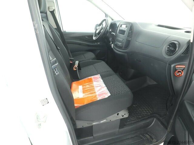 Aangepaste bestelwagen Mercedes-Benz eVito 111 KA,lang,3 Sitzer,Heckflügeltüren