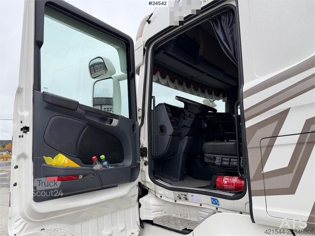 Transporte de gado Scania R580