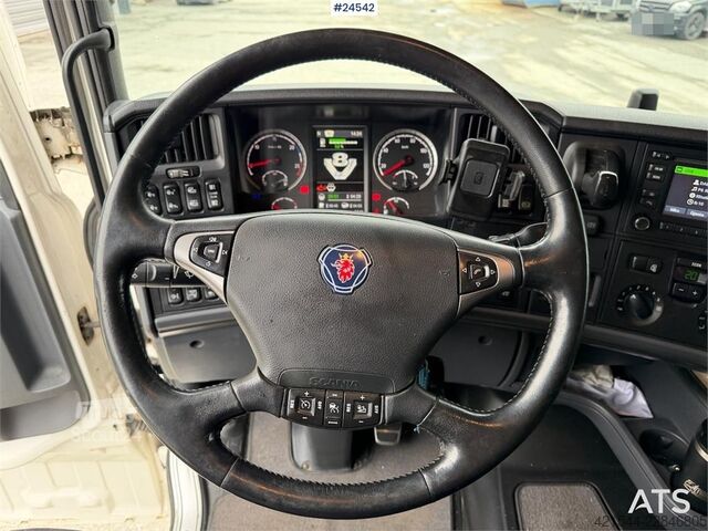 Transporte de gado Scania R580