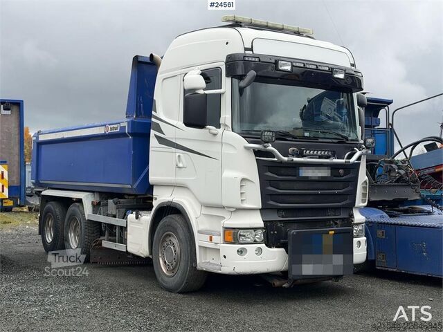 Ανατρεπόμενο φορτηγό Scania R560 6x2 tipper equipped for snowplowing, with und