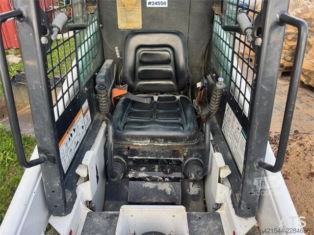 Φορτωτής Bobcat S70 Compact Loader with Sweeper, Bucket and Pallet