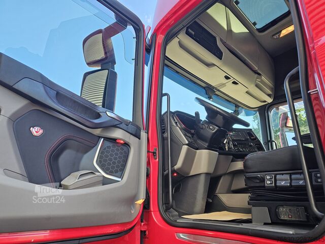 Standard-SZM Scania R650 V8 8x4 / HMF 9520 + JIB + WINCH / 140.000 ...