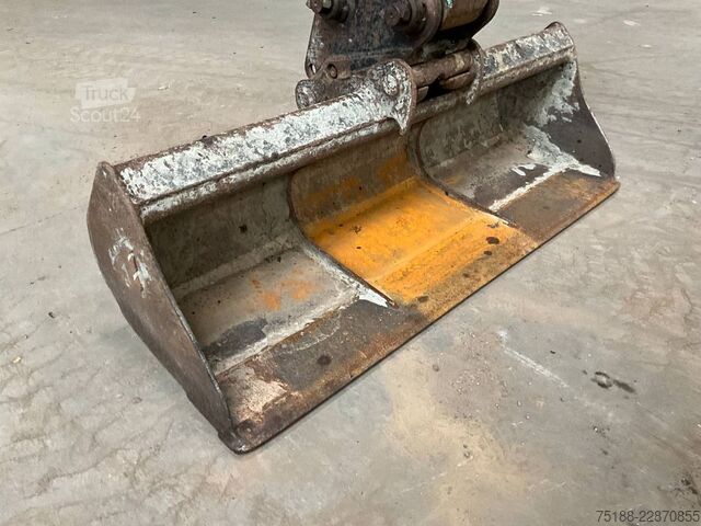 Minikotró Kobelco SK 27 SR-5
