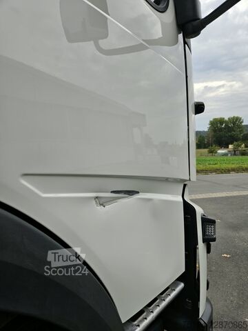 Třístranný sklápěč Volvo FMX 460 8x4 Bordmatik