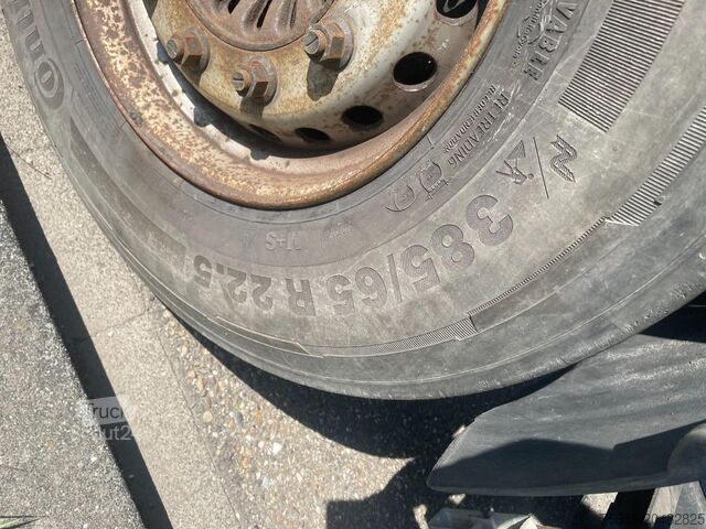 Gesloten bak Krone SD 3-Axle Box / SAF Axles / Discbrakes