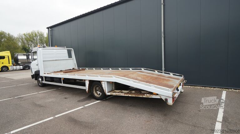 Fourgon porte-voitures Mercedes-Benz 814 machine transporter truck