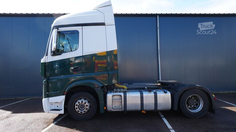Matières dangereuses Mercedes-Benz Actros 1942 tractor unit