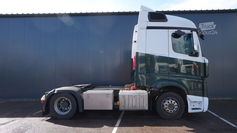 Matières dangereuses Mercedes-Benz Actros 1942 tractor unit