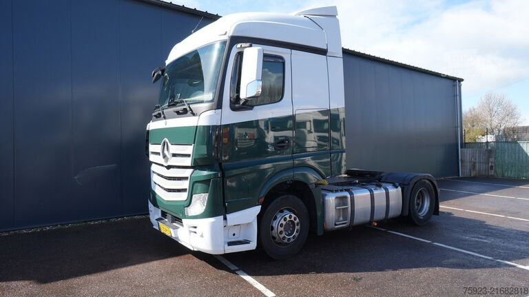 Matières dangereuses Mercedes-Benz Actros 1942 tractor unit