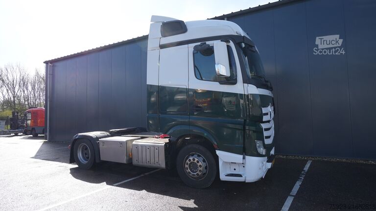 Matières dangereuses Mercedes-Benz Actros 1942 tractor unit