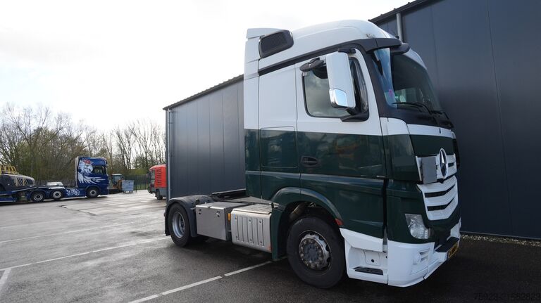 Standaard-SZM Mercedes-Benz Actros 1942 tractor unit with compressor