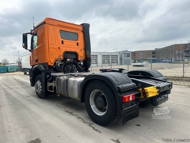 Standard SZM MERCEDES-BENZ 1848 LS HAD 4x4 Arocs Hinterachsschaden