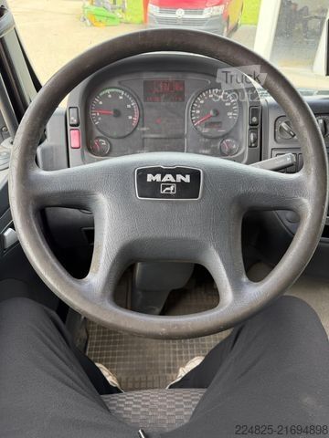 Tovornjak s ploščadjo MAN TGL 12.240 4X2BL PRITSCHE+KRAN HMF 910-K*2007*