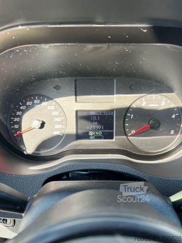 Skåpbil MERCEDES-BENZ Sprinter 317 LANG 9G-TRONIC TOTWINKEL 360°KAMERA