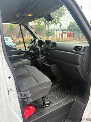 Κλειστό βαν RENAULT MASTER 2,3 * PHARMA ZERTIFIKAT * KLIMA *