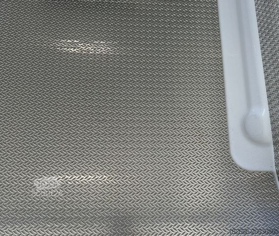 Fourgon Peugeot Boxer coibentato Lamberet