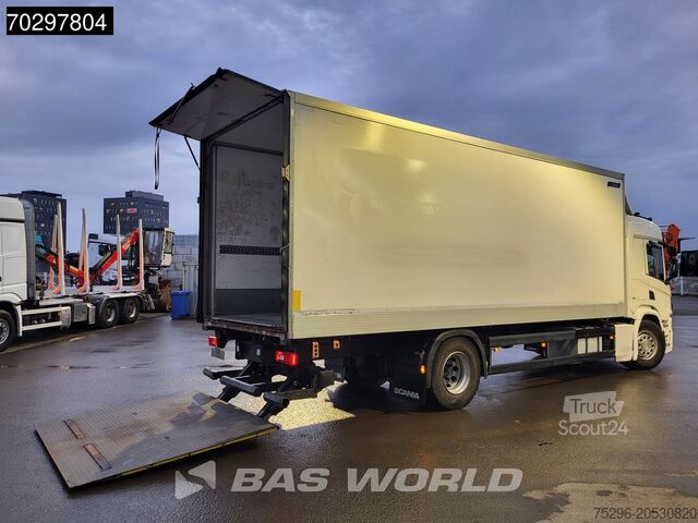 Resväska Scania P320 P 4X2 18tonner 2000kg Ladebordwand Automat...